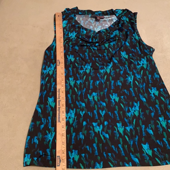 Sleeveless polyester with 4% spandex - Picture 2 of 4